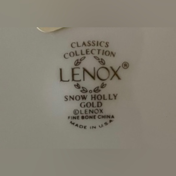 Lenox Snow Holly Gold Accent Salad Plates (Set of 2)🎄 - Picture 4 of 4
